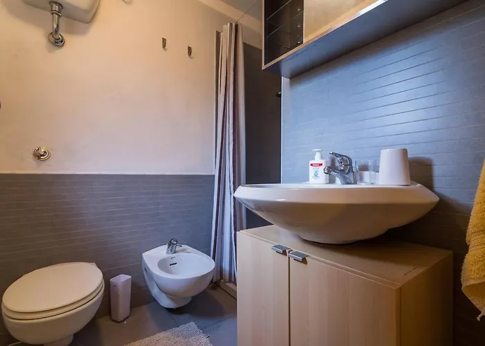 Дом отдыха House, On The *